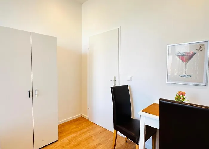 Comforatble 3br Near Kaufpark Alterlaa Viyana