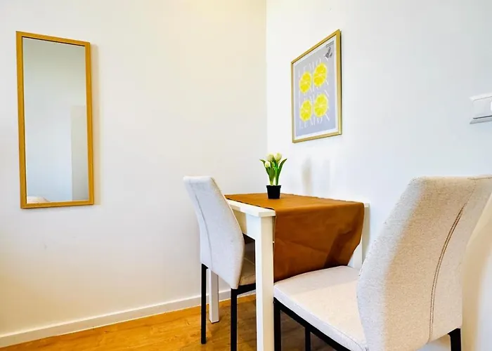 Daire Comforatble 3br Near Kaufpark Alterlaa