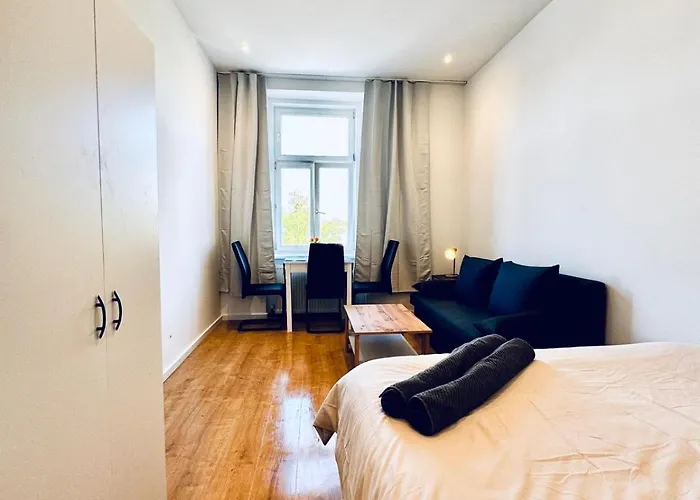 Comforatble 3br Near Kaufpark Alterlaa Viyana