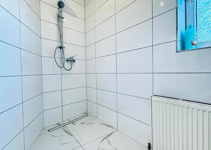 Daire Comforatble 3br Near Kaufpark Alterlaa
